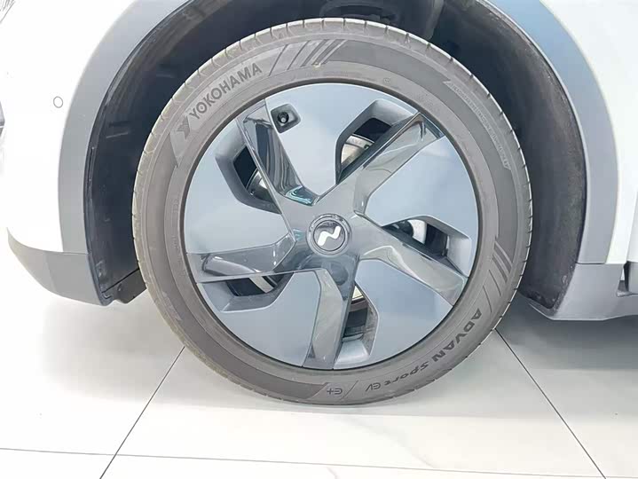 Фото 10 - Nio Onvo L60