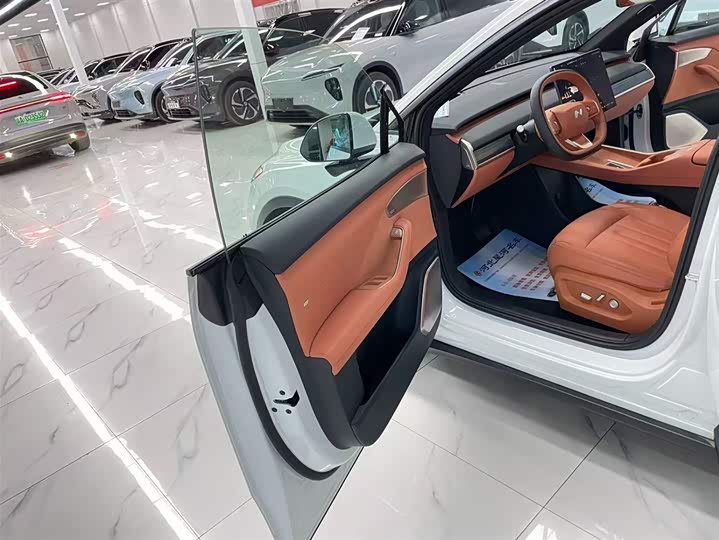 Фото 9 - Nio Onvo L60