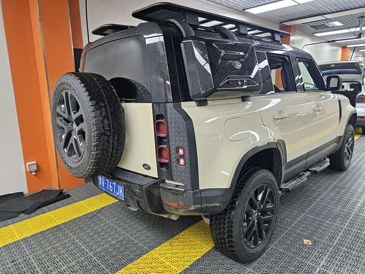 Фото 10 - Land Rover Defender