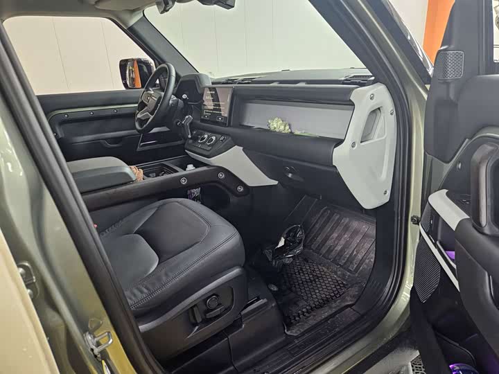 Фото 6 - Land Rover Defender