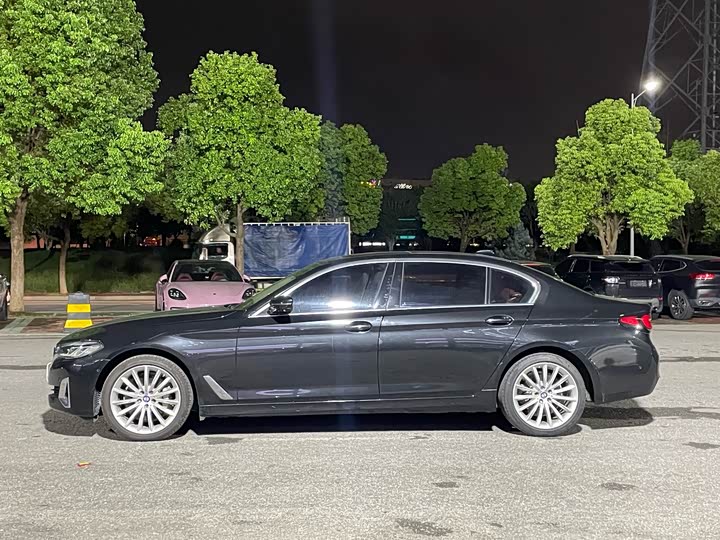 Фото 3 - BMW 5 Series