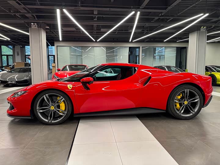 Фото 14 - Ferrari 296