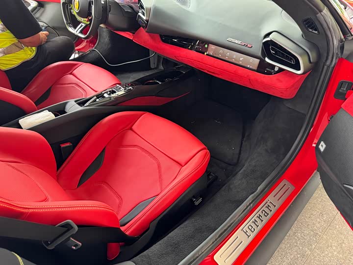 Фото 5 - Ferrari 296