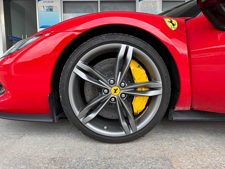 Фото 8 - Ferrari 296