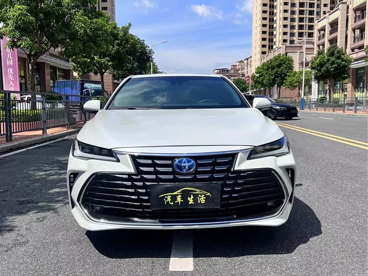 Фото 2 - Toyota Avalon