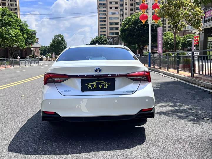 Фото 5 - Toyota Avalon