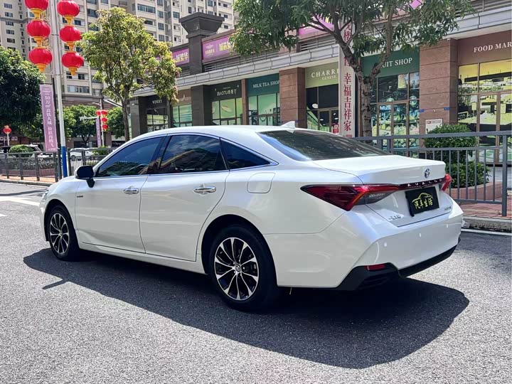 Фото 6 - Toyota Avalon