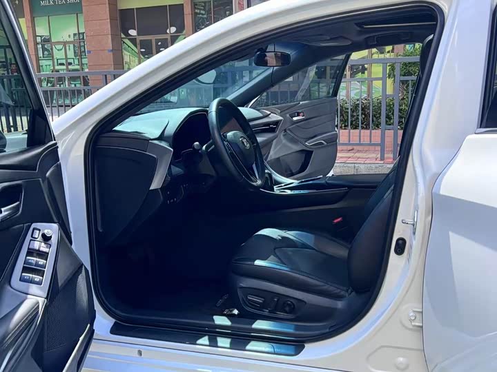 Фото 7 - Toyota Avalon