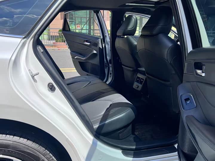 Фото 9 - Toyota Avalon