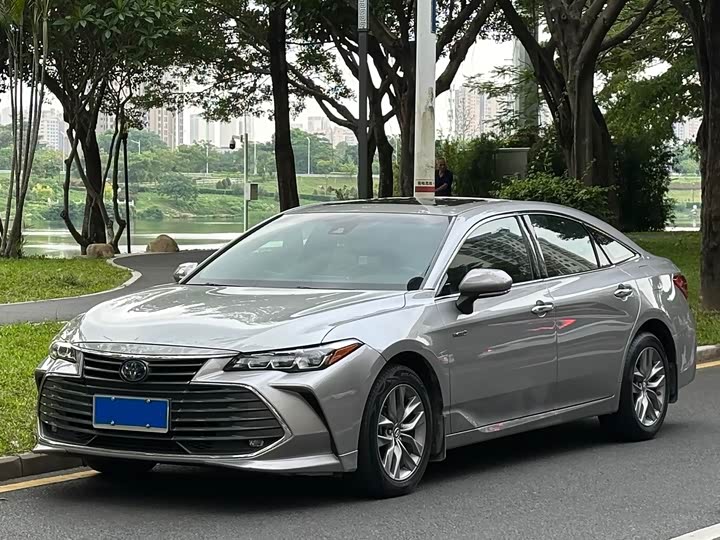 Фото 1 - Toyota Avalon