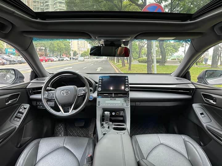 Фото 4 - Toyota Avalon