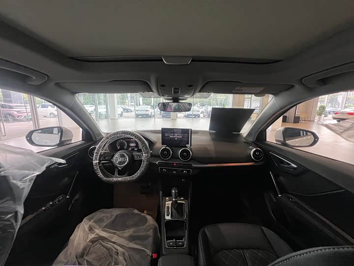 Фото 10 - Audi Q2L