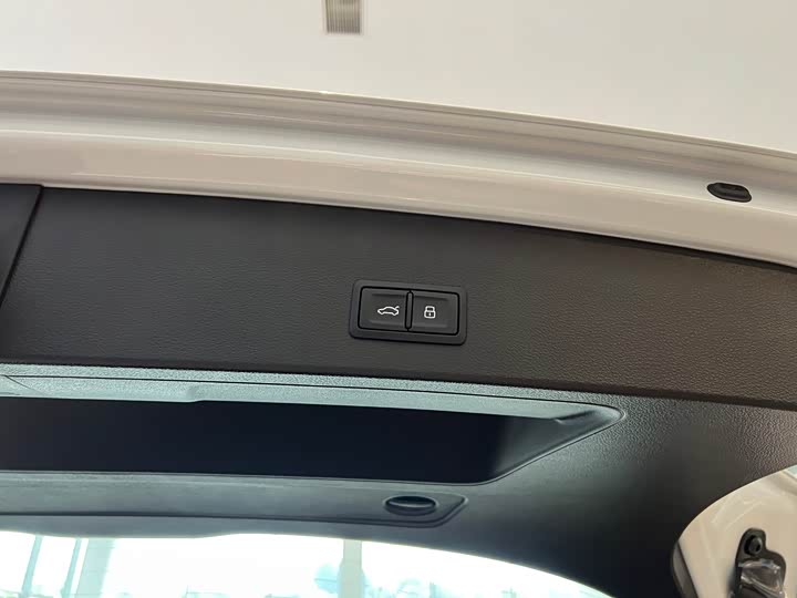 Фото 13 - Audi Q2L