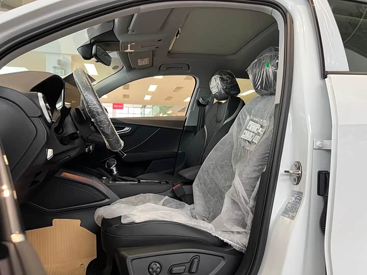 Фото 8 - Audi Q2L