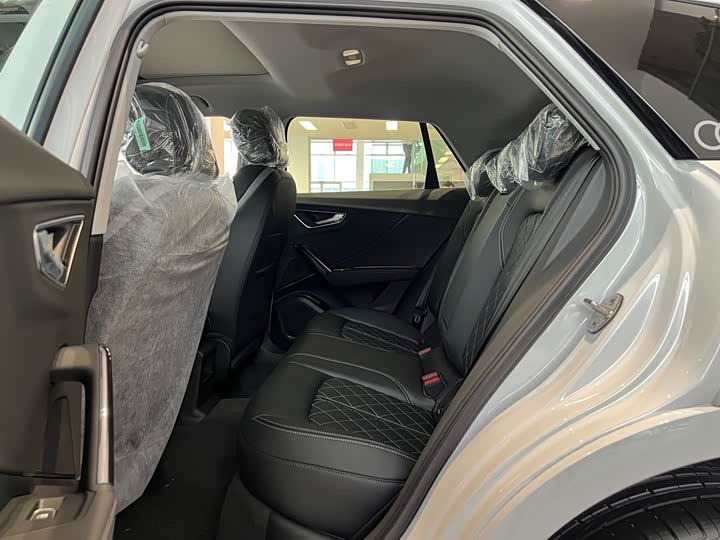 Фото 9 - Audi Q2L