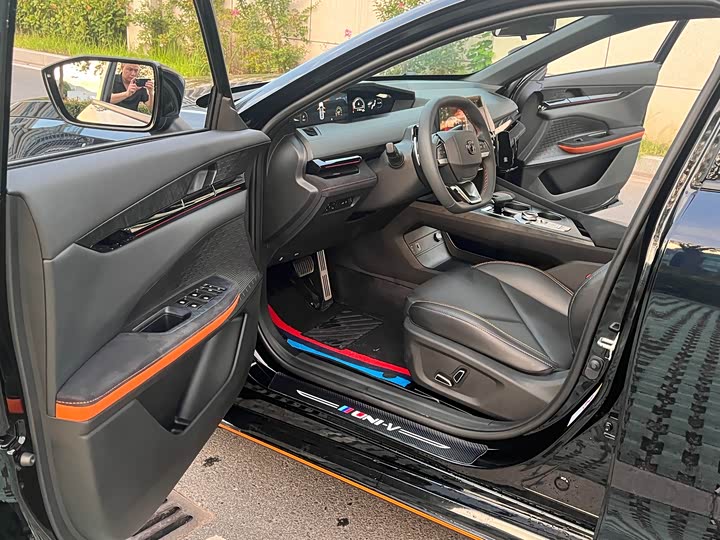 Фото 17 - Changan UNI-V