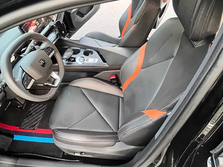 Фото 9 - Changan UNI-V