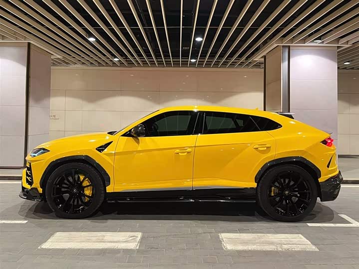 Фото 4 - Lamborghini Urus