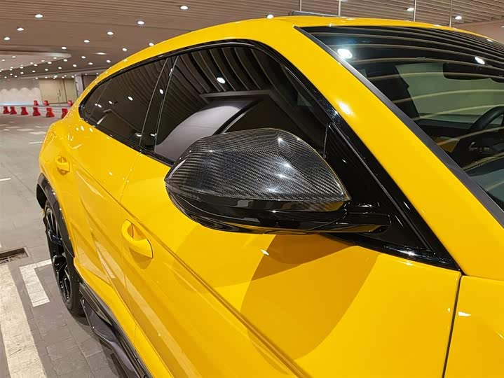 Фото 9 - Lamborghini Urus