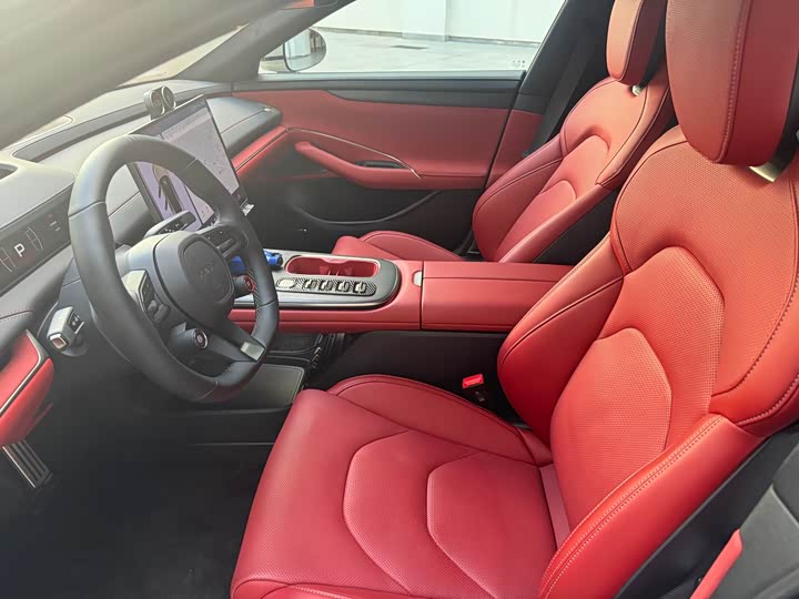 Фото 4 - Xiaomi SU7