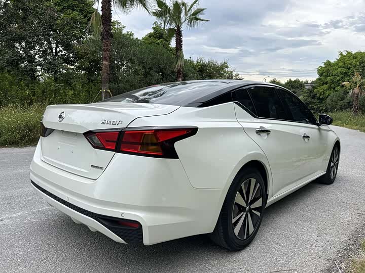 Фото 4 - Nissan Teana