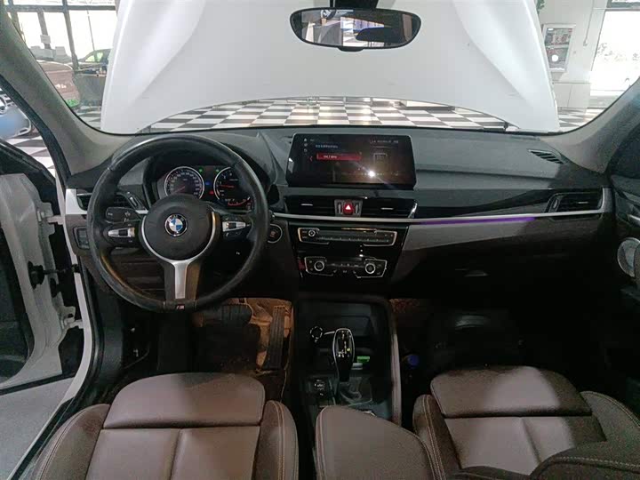 Фото 10 - BMW X1