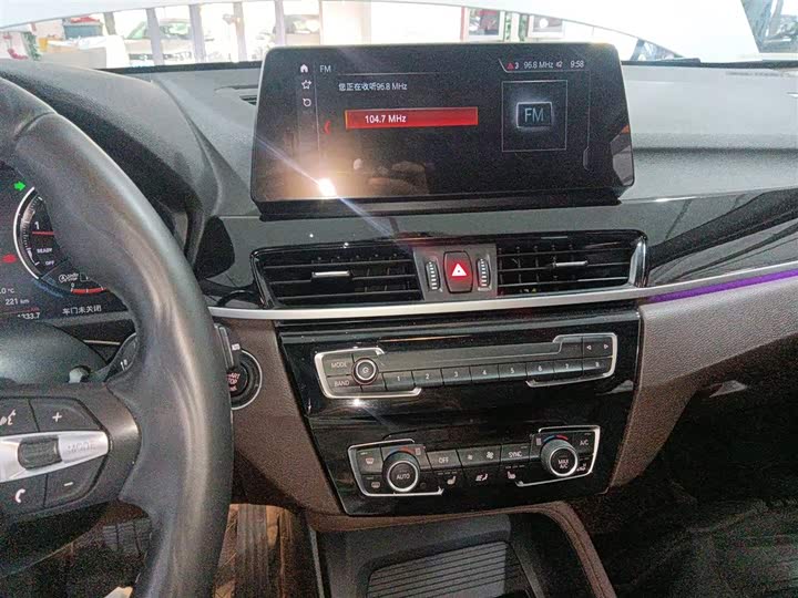 Фото 13 - BMW X1