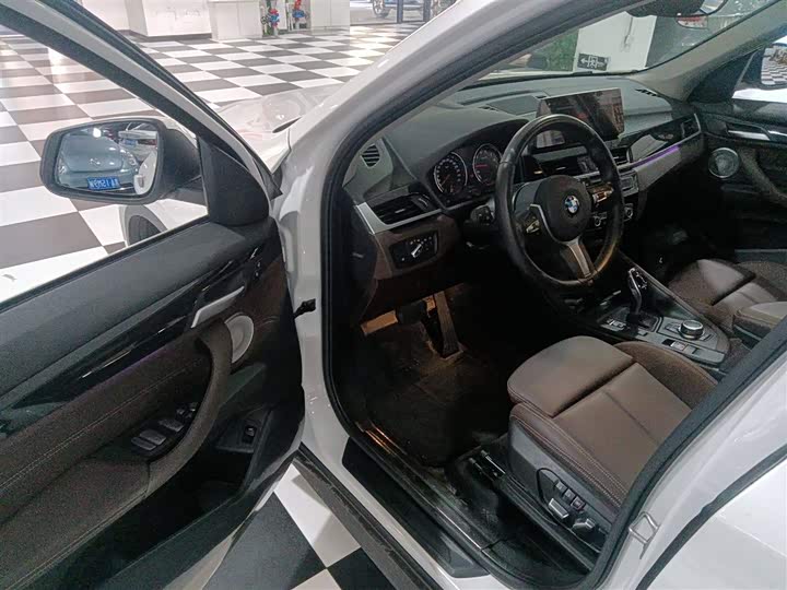 Фото 16 - BMW X1