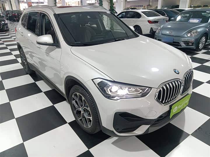Фото 4 - BMW X1