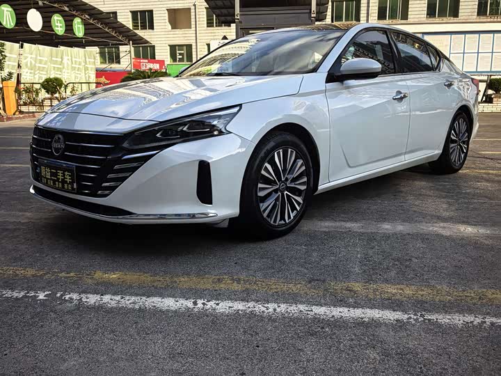 Фото 2 - Nissan Teana