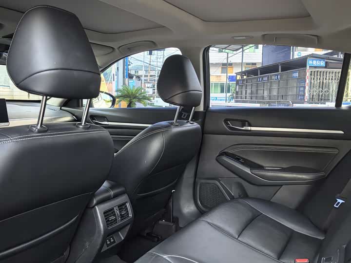 Фото 7 - Nissan Teana