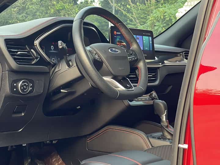 Фото 11 - Ford Focus