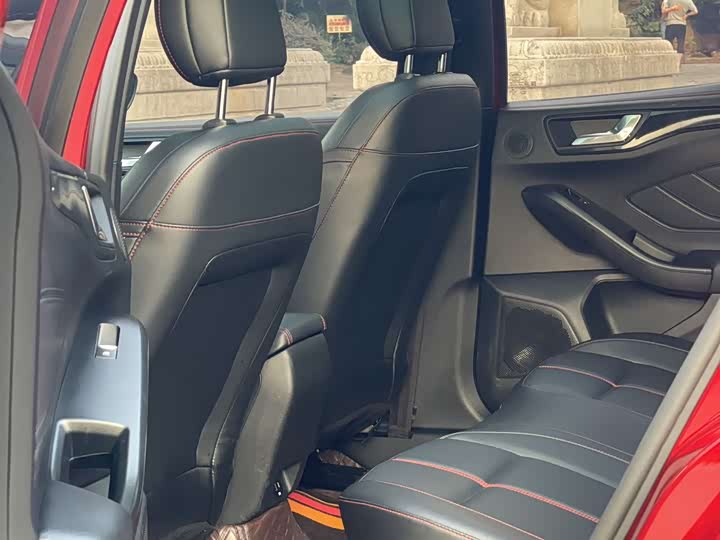 Фото 15 - Ford Focus