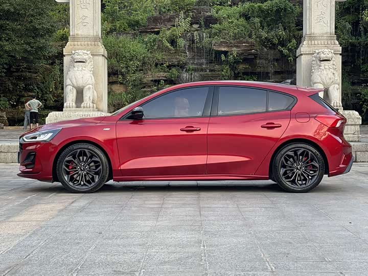 Фото 6 - Ford Focus