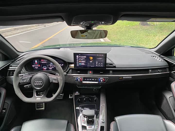 Фото 13 - Audi RS 4