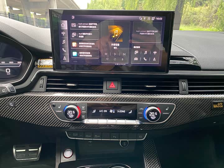 Фото 14 - Audi RS 4