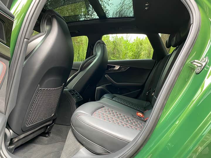 Фото 9 - Audi RS 4