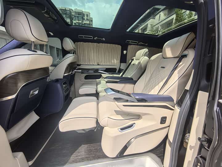 Фото 9 - Mercedes-Benz Vito