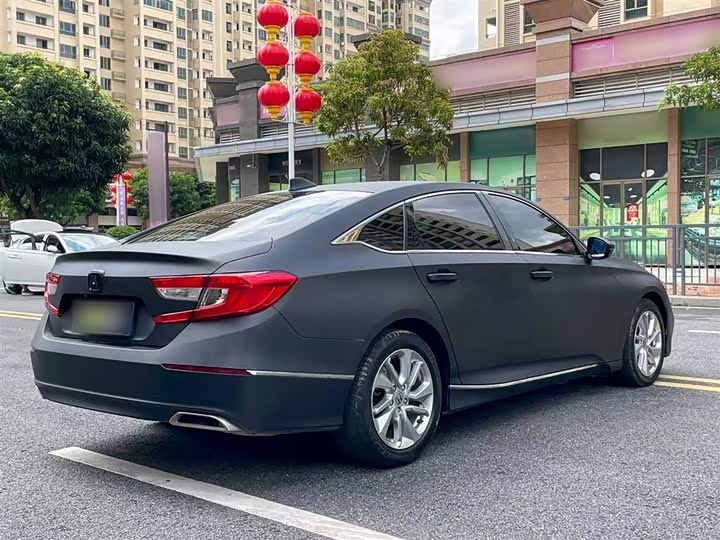 Фото 14 - Honda Accord