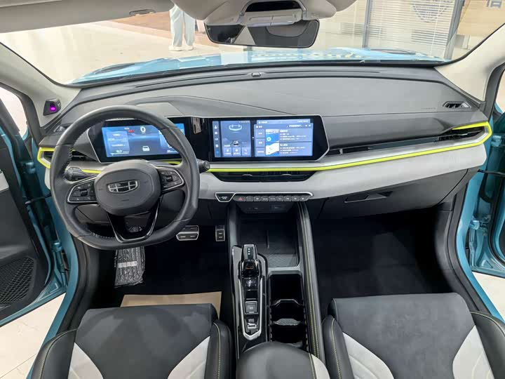 Фото 11 - Geely Coolray