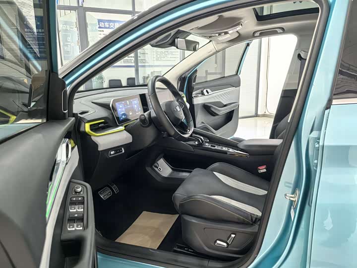 Фото 8 - Geely Coolray