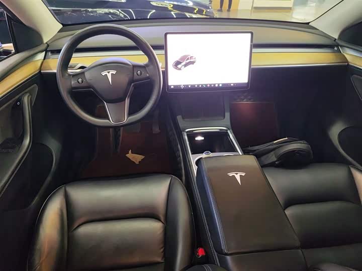 Фото 2 - Tesla Model Y