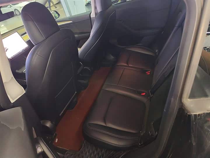 Фото 6 - Tesla Model Y