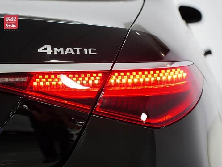 Фото 17 - Mercedes-Benz S-Class