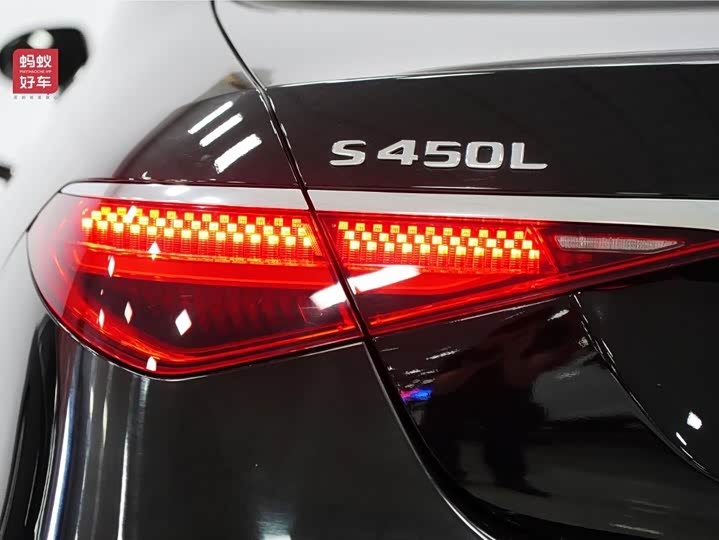 Фото 18 - Mercedes-Benz S-Class