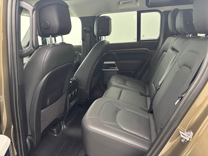 Фото 10 - Land Rover Defender