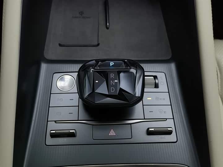 Фото 13 - BYD Song L