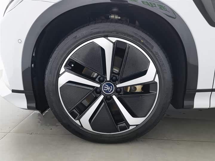 Фото 17 - BYD Song L