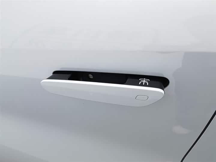 Фото 18 - BYD Song L