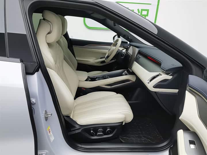 Фото 23 - BYD Song L